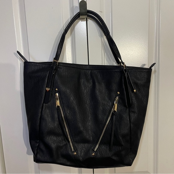 Jessica Simpson Handbags - Jessica Simpson Black Faux Leather Handbag Gold Hardware Tote Animal Print